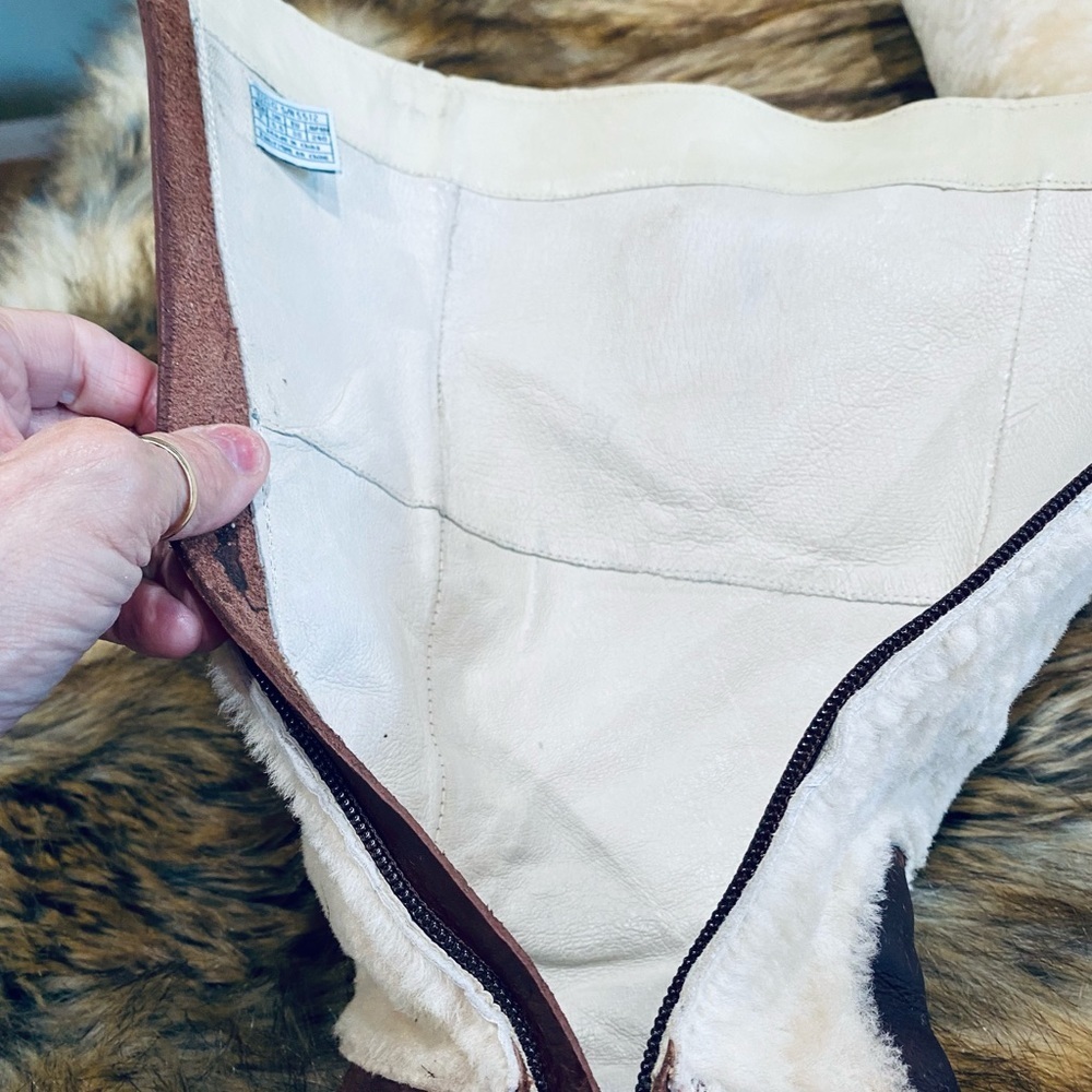 UGG TALL EXPOSED SHERPA - Picture 10 of 11
